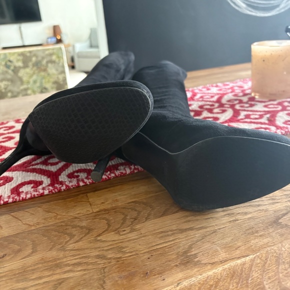 Boots - Picture 3 of 5